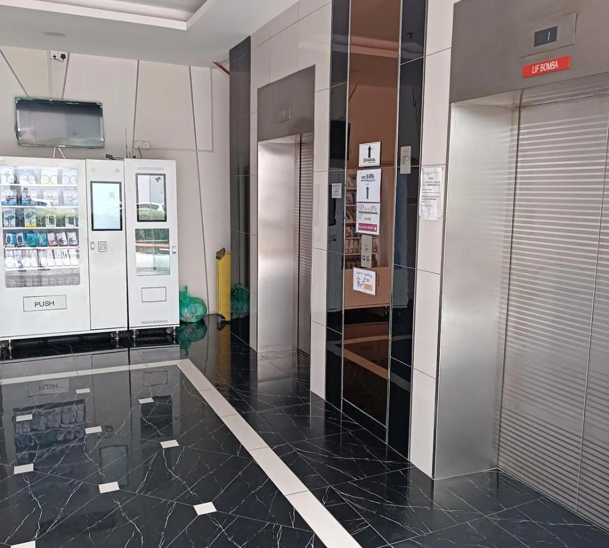 Apartment The Sun Condo At Taman Sri Nibong ,Near Queenbaymall Bayan Lepas Malaysia